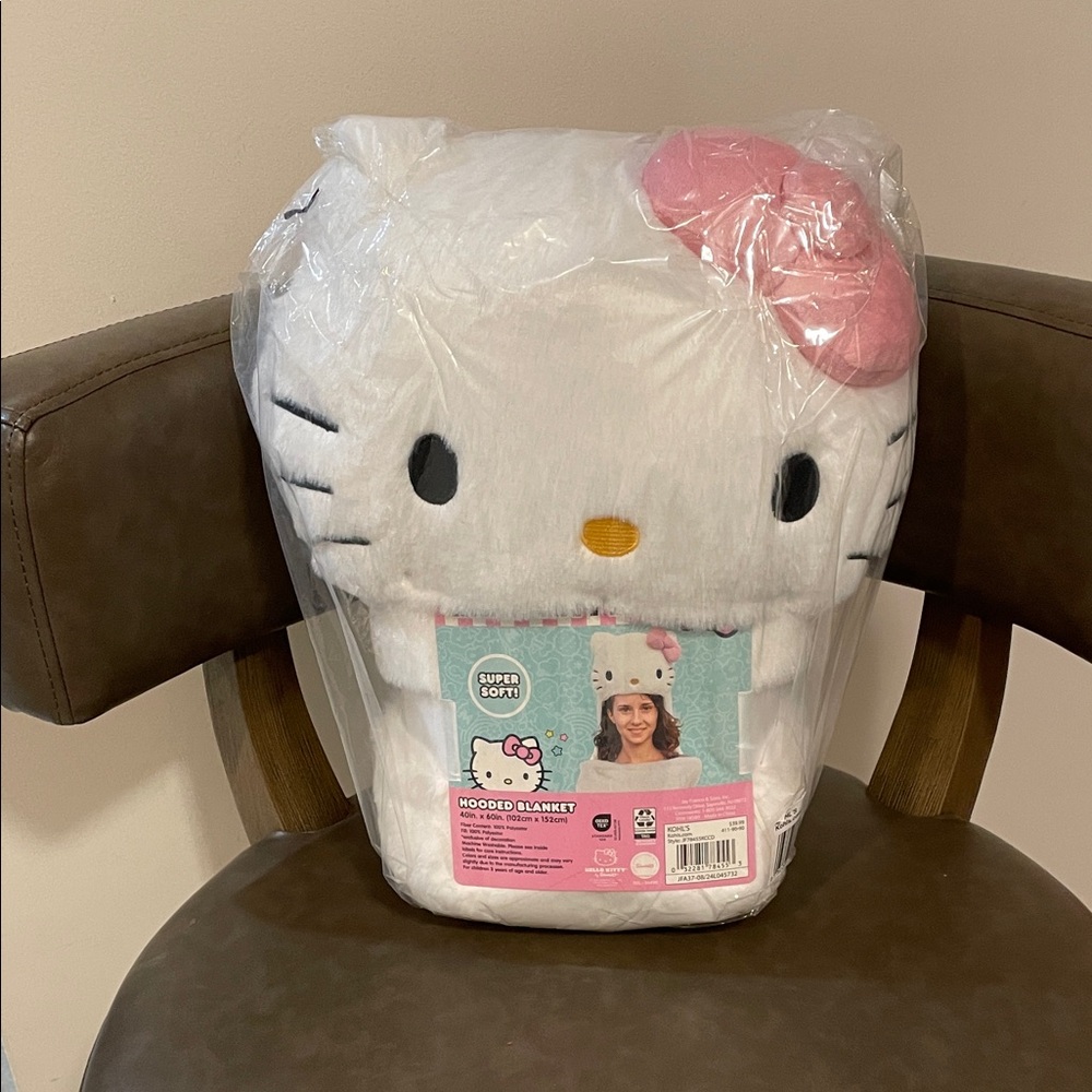 Hello Kitty Plush Hooded Blanket with Pink Bow 40x60New with Tags